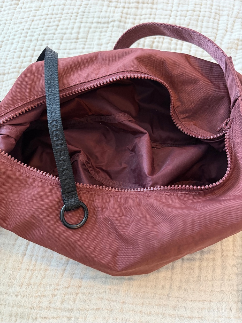 BAGGU Medium Nylon Crossbody Bag Mahogany - Picture 6 of 8